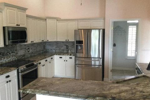 House in Port Charlotte, Florida 3 bedrooms, 158.4 sq.m. № 2388134 - photo 8