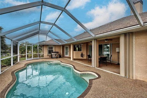 House in Port Charlotte, Florida 3 bedrooms, 158.4 sq.m. № 2388134 - photo 30