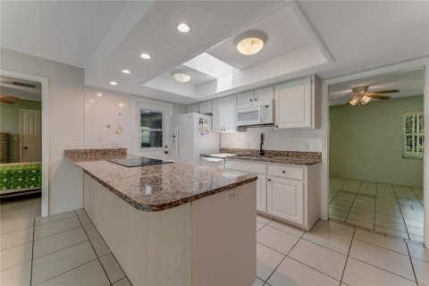 House in Ormond Beach, Florida 3 bedrooms, 132.57 sq.m. № 1883552 - photo 7