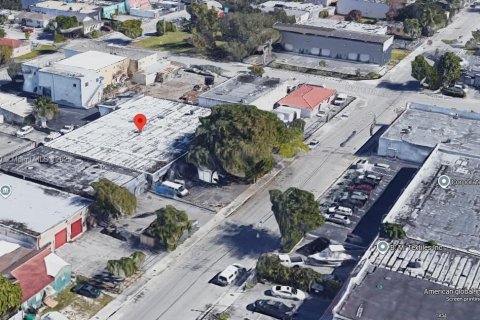 Immobilier commercial à vendre à Miami, Floride № 1979266 - photo 3