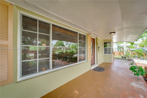 Купить виллу или дом в Холливуд, Флорида 3 спальни, 160.44м2, № 1940064 - фото 9