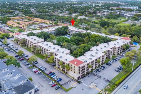 Condo in Lauderdale Lakes, Florida, 1 bedroom  № 1991194 - photo 26