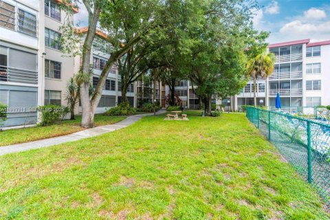 Condo in Lauderdale Lakes, Florida, 1 bedroom  № 1991194 - photo 23