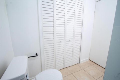 Immobilier commercial à vendre à Haines City, Floride: 4 chambres, 185.8 m2 № 2415316 - photo 25