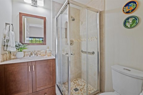 House in Doral, Florida 6 bedrooms, 307.04 sq.m. № 1990972 - photo 29