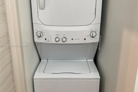 Купить кондоминиум в Майами, Флорида 2 спальни, 116.13м2, № 2034900 - фото 18