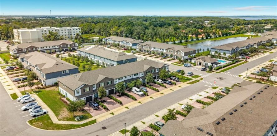 Touwnhouse à TOWNS AT LAKE MONROE COMMONS à Sanford, Floride 3 chambres, 147.44 m2 № 2381247