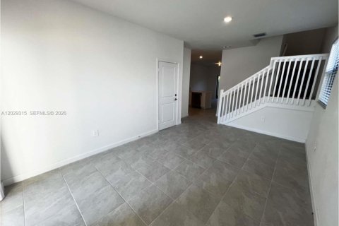 Adosado en alquiler en Miami, Florida, 3 dormitorios, 157.66 m2 № 2085983 - foto 12