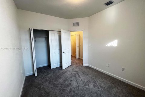 Adosado en alquiler en Miami, Florida, 3 dormitorios, 157.66 m2 № 2085983 - foto 7