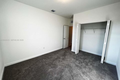 Adosado en alquiler en Miami, Florida, 3 dormitorios, 157.66 m2 № 2085983 - foto 9