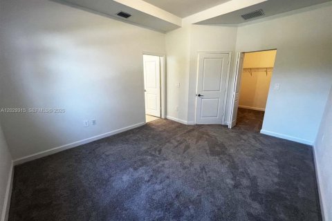 Adosado en alquiler en Miami, Florida, 3 dormitorios, 157.66 m2 № 2085983 - foto 11