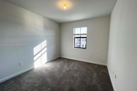 Adosado en alquiler en Miami, Florida, 3 dormitorios, 157.66 m2 № 2085983 - foto 10