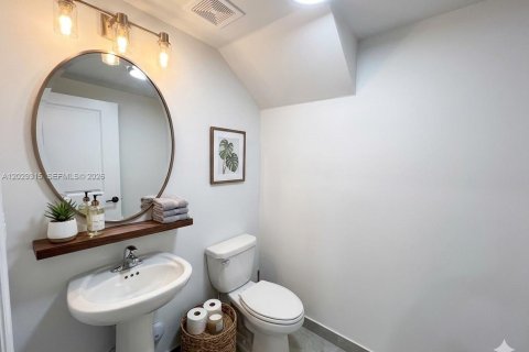 Adosado en alquiler en Miami, Florida, 3 dormitorios, 157.66 m2 № 2085983 - foto 5
