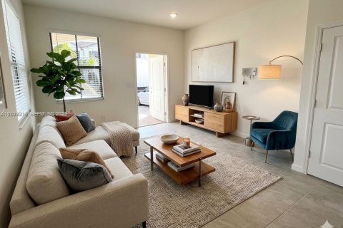 Adosado en alquiler en Miami, Florida, 3 dormitorios, 157.66 m2 № 2085983 - foto 3
