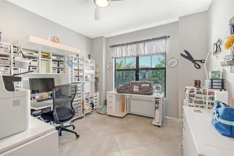 House in Bradenton, Florida 4 bedrooms, 208.01 sq.m. № 2208763 - photo 17