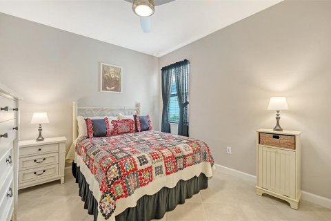 House in Bradenton, Florida 4 bedrooms, 208.01 sq.m. № 2208763 - photo 15