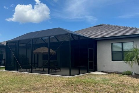 House in Bradenton, Florida 4 bedrooms, 208.01 sq.m. № 2208763 - photo 22