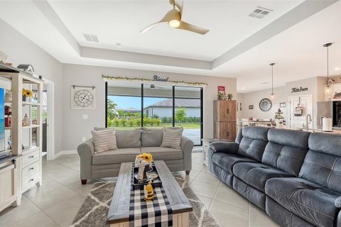 House in Bradenton, Florida 4 bedrooms, 208.01 sq.m. № 2208763 - photo 13