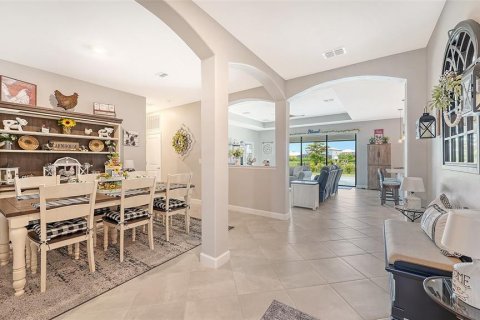 House in Bradenton, Florida 4 bedrooms, 208.01 sq.m. № 2208763 - photo 8