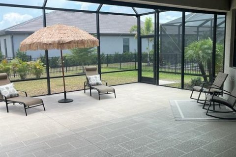 House in Bradenton, Florida 4 bedrooms, 208.01 sq.m. № 2208763 - photo 20