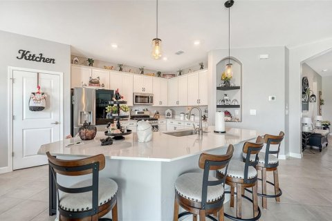House in Bradenton, Florida 4 bedrooms, 208.01 sq.m. № 2208763 - photo 3