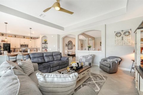 House in Bradenton, Florida 4 bedrooms, 208.01 sq.m. № 2208763 - photo 12