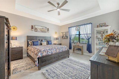 House in Bradenton, Florida 4 bedrooms, 208.01 sq.m. № 2208763 - photo 9