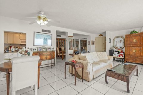 Condominio en venta en Saint Pete Beach, Florida, 2 dormitorios, 124.49 m2 № 1567496 - foto 10