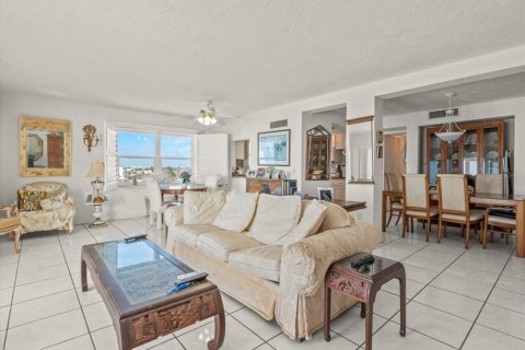 Condominio en venta en Saint Pete Beach, Florida, 2 dormitorios, 124.49 m2 № 1567496 - foto 11