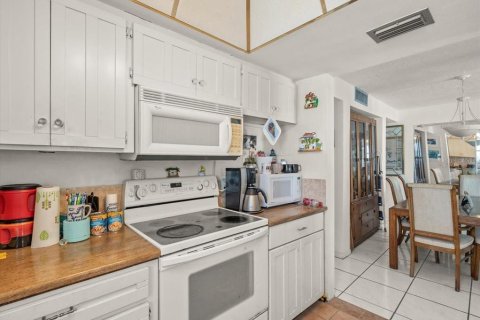 Condominio en venta en Saint Pete Beach, Florida, 2 dormitorios, 124.49 m2 № 1567496 - foto 21