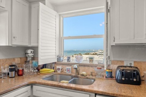 Condominio en venta en Saint Pete Beach, Florida, 2 dormitorios, 124.49 m2 № 1567496 - foto 20