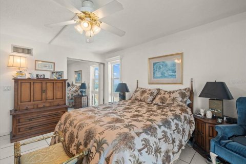Condominio en venta en Saint Pete Beach, Florida, 2 dormitorios, 124.49 m2 № 1567496 - foto 25