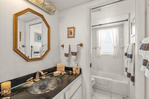 Condominio en venta en Saint Pete Beach, Florida, 2 dormitorios, 124.49 m2 № 1567496 - foto 28