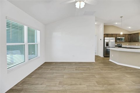 Casa en venta en The Villages, Florida, 3 dormitorios, 142.98 m2 № 2095140 - foto 8