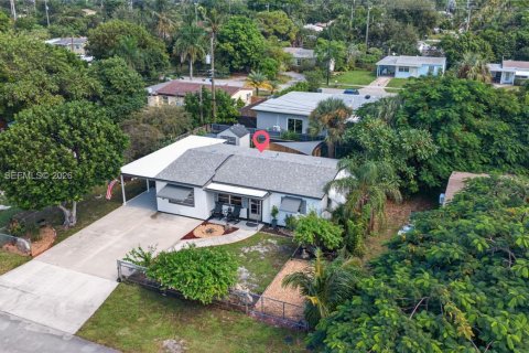Villa ou maison à Pompano Beach, Floride 2 chambres, 83.98 m2 № 2427800