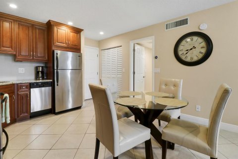 Condo in St. Lucie, Florida, 1 bedroom  № 2087619 - photo 12