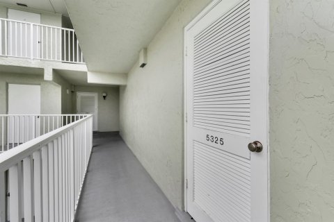 Condo in St. Lucie, Florida, 1 bedroom  № 2087619 - photo 8