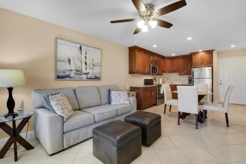 Condo in St. Lucie, Florida, 1 bedroom  № 2087619 - photo 17