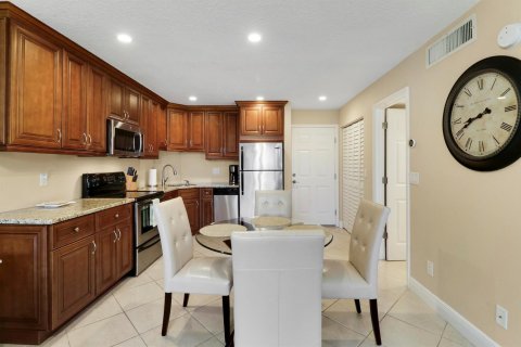 Condo in St. Lucie, Florida, 1 bedroom  № 2087619 - photo 11
