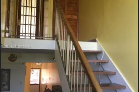 Touwnhouse à louer à Miami, Floride: 2 chambres, 141.21 m2 № 2046075 - photo 4