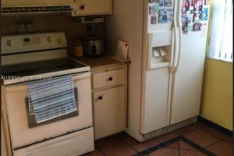 Touwnhouse à louer à Miami, Floride: 2 chambres, 141.21 m2 № 2046075 - photo 7