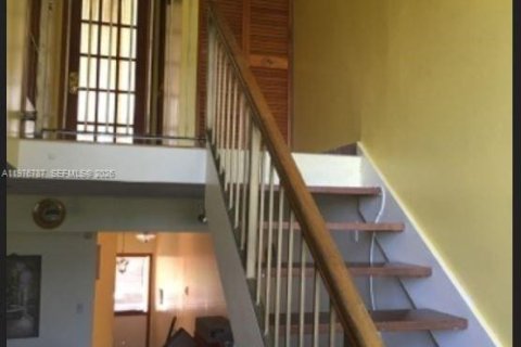 Touwnhouse à louer à Miami, Floride: 2 chambres, 141.21 m2 № 2046075 - photo 8