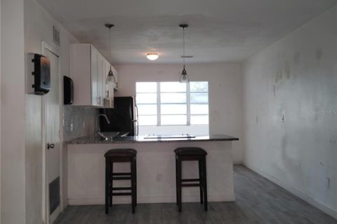 Condominio en venta en Kenneth City, Florida, 2 dormitorios, 81.29 m2 № 1913352 - foto 2