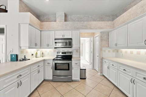 House in Weeki Wachee, Florida 3 bedrooms, 245.63 sq.m. № 2393677 - photo 19