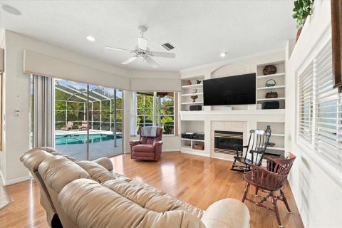 House in Weeki Wachee, Florida 3 bedrooms, 245.63 sq.m. № 2393677 - photo 29