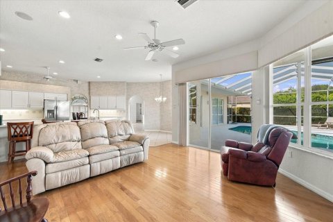 House in Weeki Wachee, Florida 3 bedrooms, 245.63 sq.m. № 2393677 - photo 30