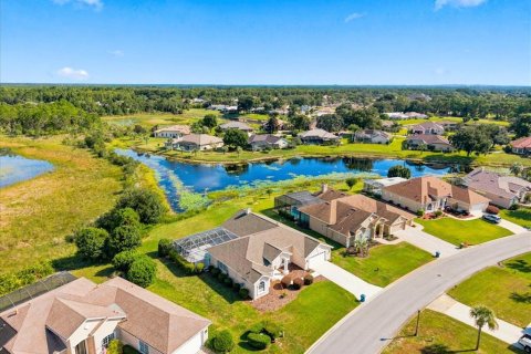 House in Weeki Wachee, Florida 3 bedrooms, 245.63 sq.m. № 2393677 - photo 3