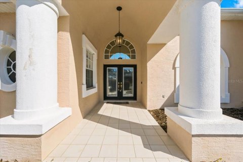 House in Weeki Wachee, Florida 3 bedrooms, 245.63 sq.m. № 2393677 - photo 7