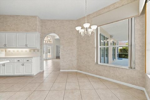 House in Weeki Wachee, Florida 3 bedrooms, 245.63 sq.m. № 2393677 - photo 26