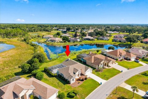 House in Weeki Wachee, Florida 3 bedrooms, 245.63 sq.m. № 2393677 - photo 4